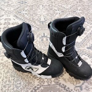 Men’s size 10 Black and White KLIM Snow Boots